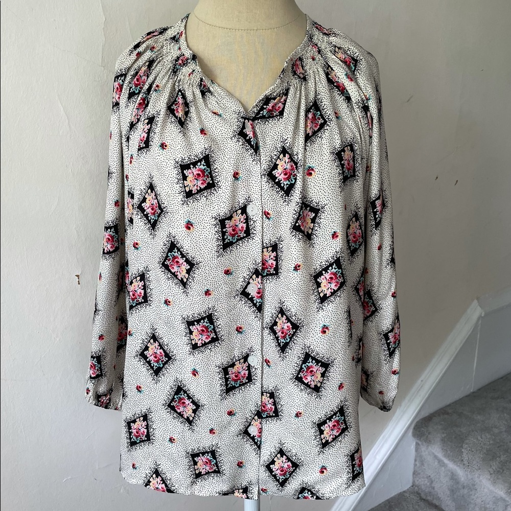 Tucker NYC Floral Diamond Dot Button Silk Blouse - Picture 1 of 9